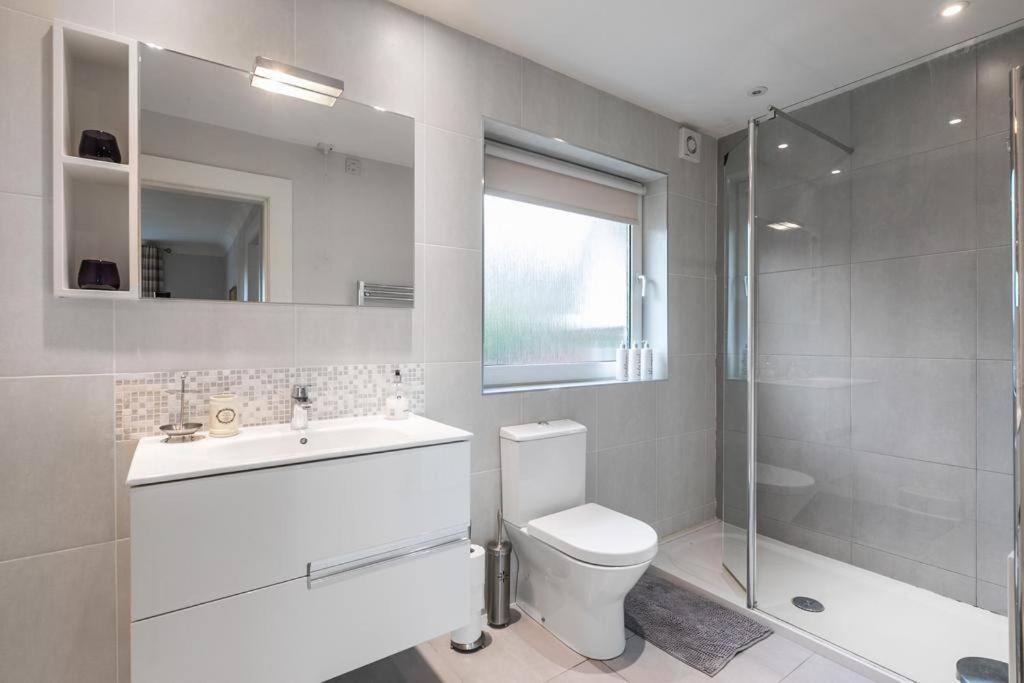 Skippingstone Beach Loft With Amazing Sea Views Бангор Екстериор снимка