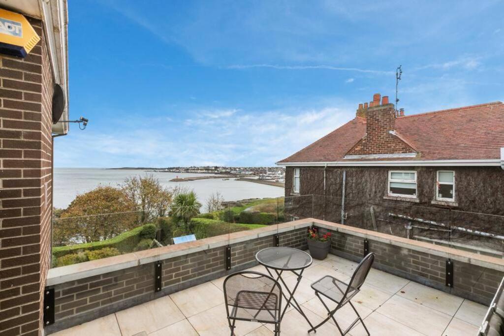 Skippingstone Beach Loft With Amazing Sea Views Бангор Екстериор снимка